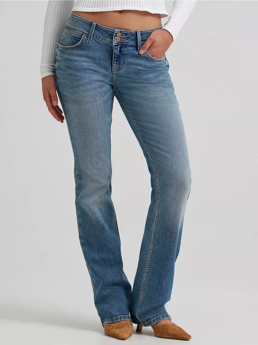 NWT Women’s Wrangler Low-Rise Bootcut Jean Style 104393616 Sonora Falls size 24